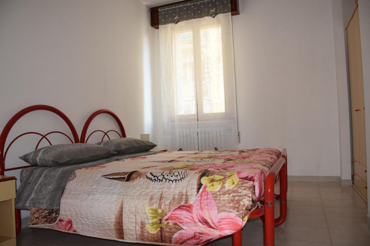 Good House- Ampio Appartamento Vicino Al Mare 里米尼 外观 照片