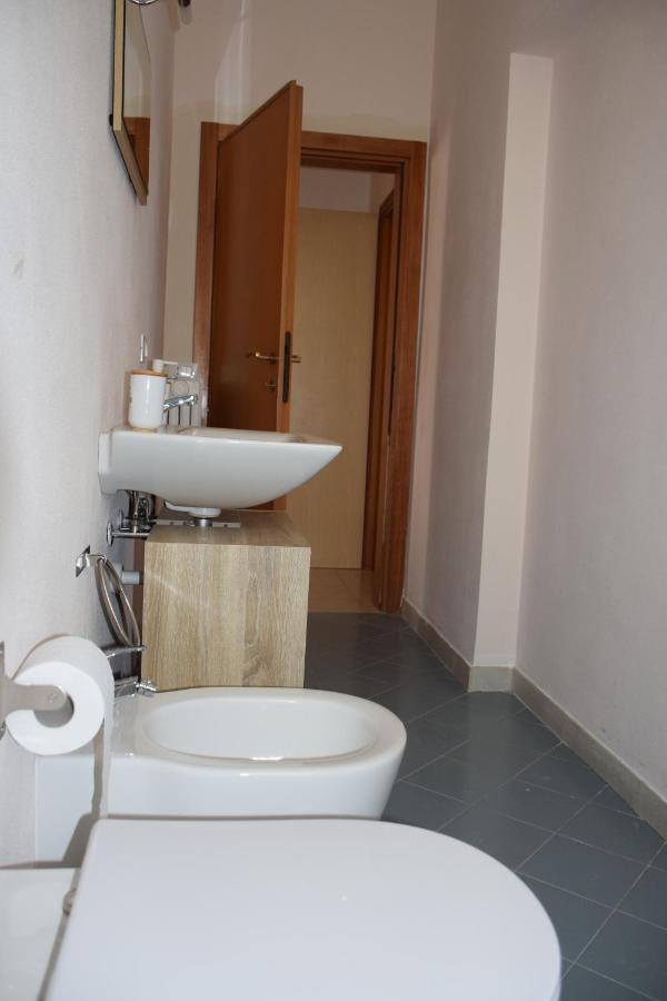 Good House- Ampio Appartamento Vicino Al Mare 里米尼 外观 照片