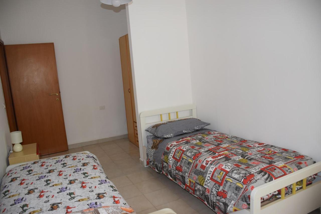 Good House- Ampio Appartamento Vicino Al Mare 里米尼 外观 照片